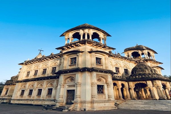 lucknow to shivpuri cabs